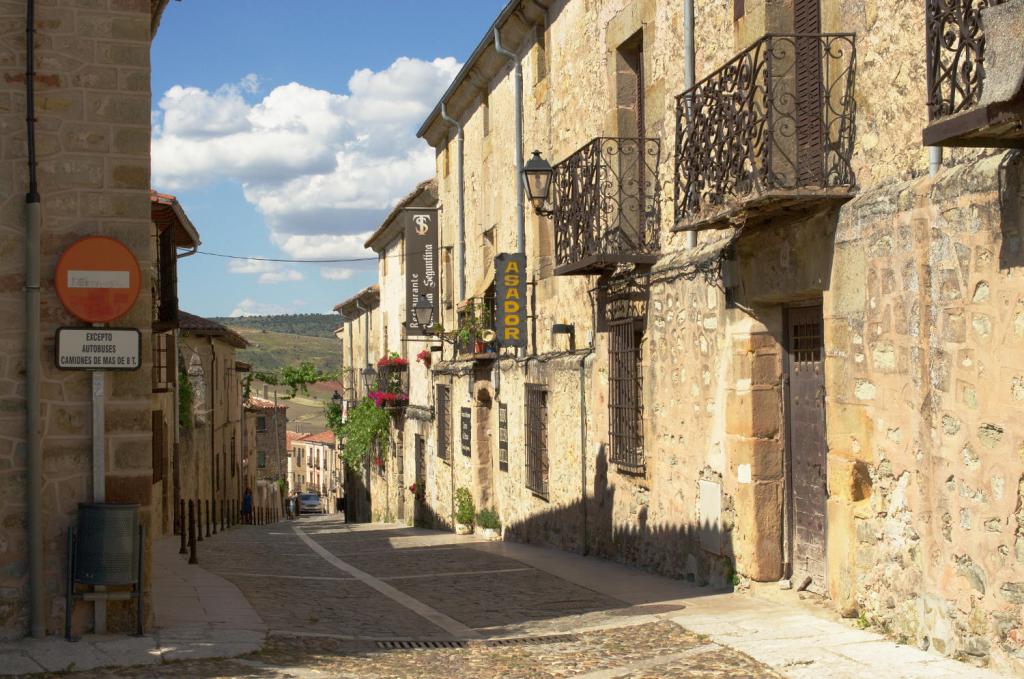 Вид верхней части улицы Майор.