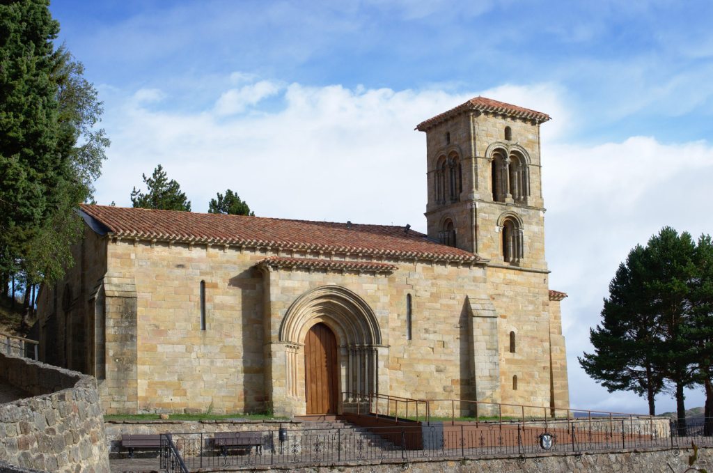 Церковь святой Сесилии в Агиларе