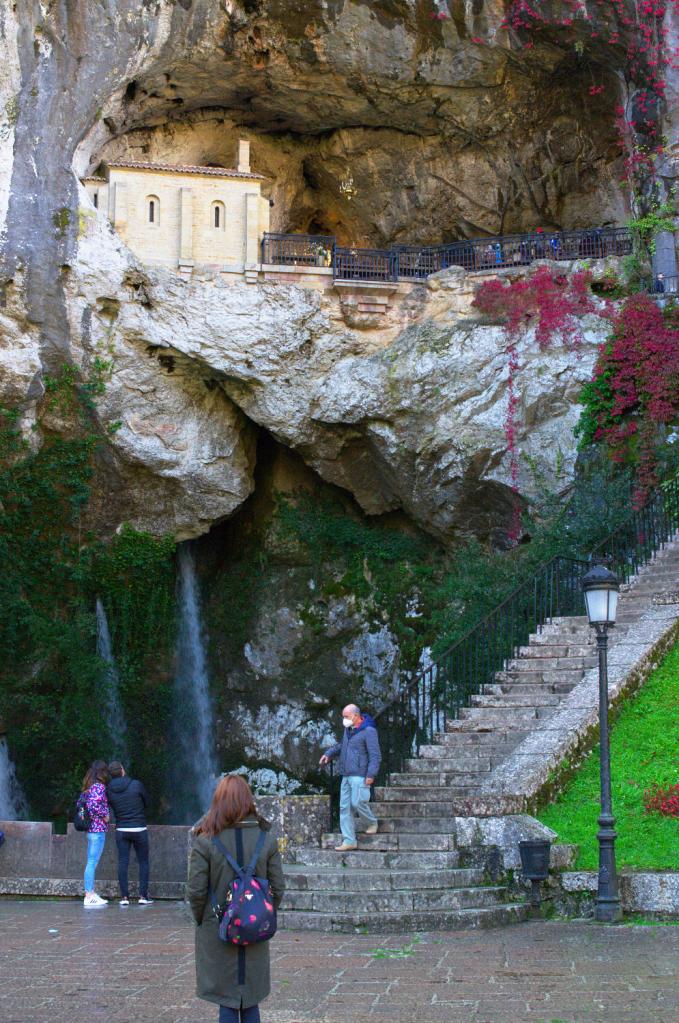 Святая Пещера в Ковадонге