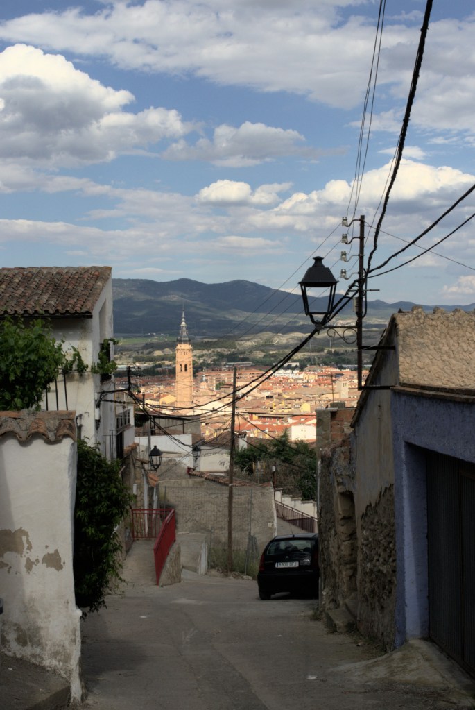 Vista desde la Judería, el casco histórico está iluminado por el sol