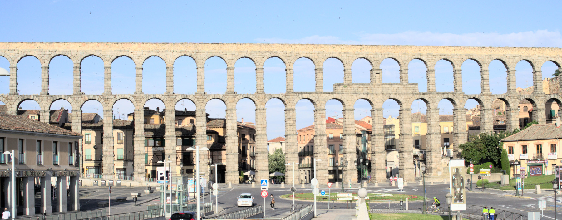 Фрагмент акведука в центре Сеговии