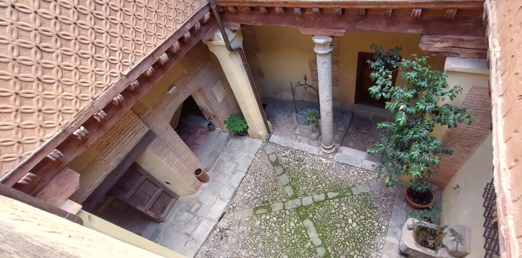 Vista sobre el patio del museo Rodera-Robles