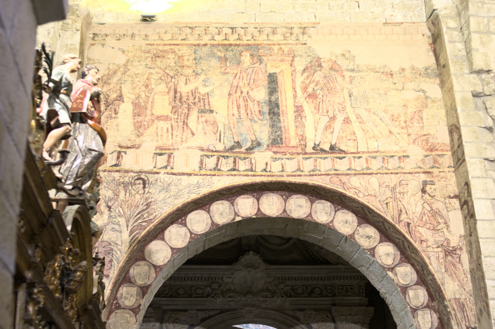 Роспись над аркой церкви