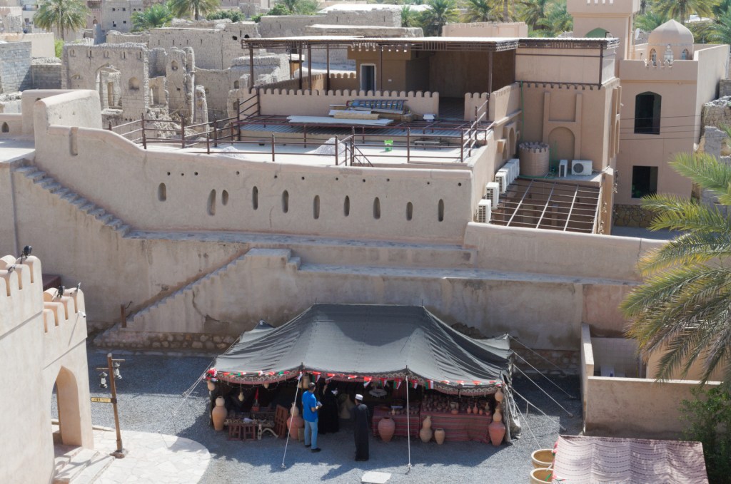 Шатёр с сувенирами