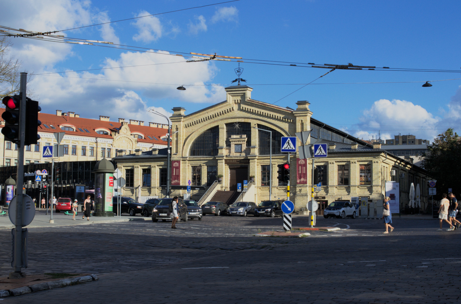 Рынок Хале и площадь перед ним