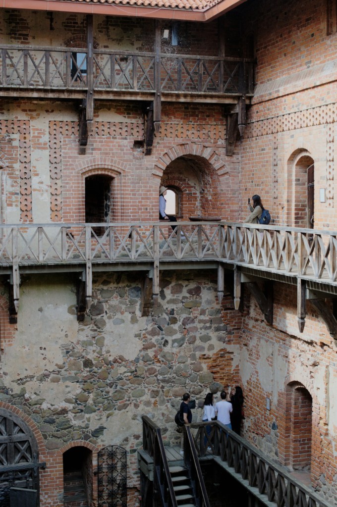 Галереи вокруг внутреннего двора замка