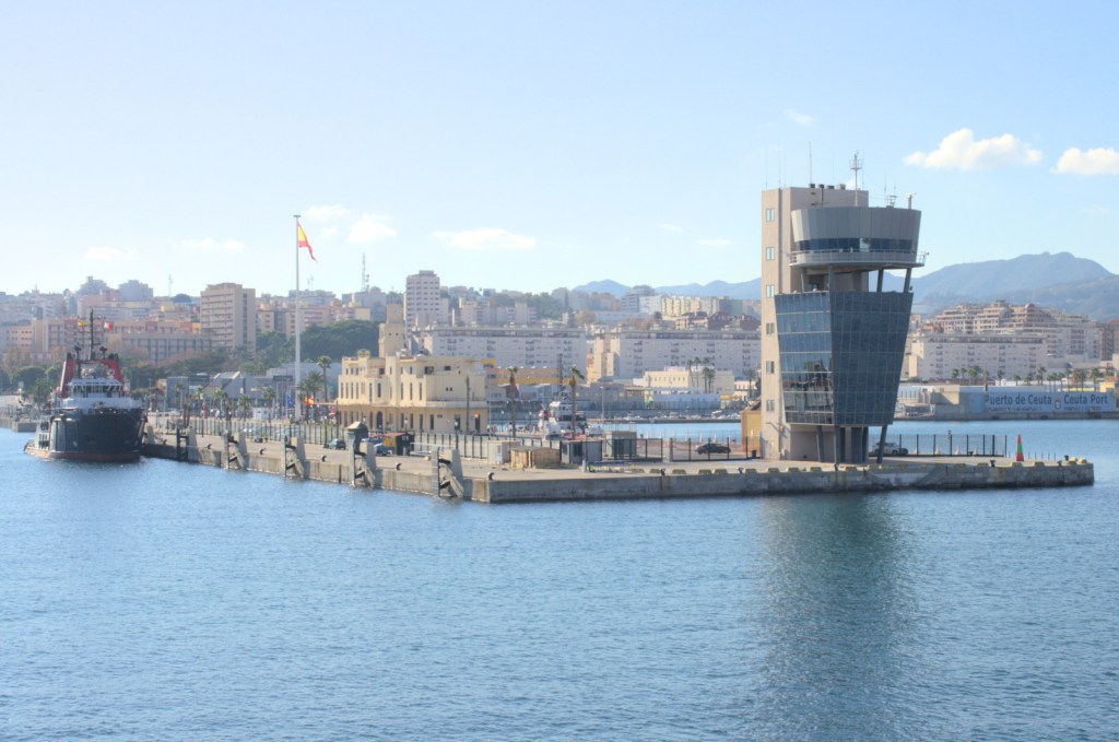 Пассажирский порт и морвокзал